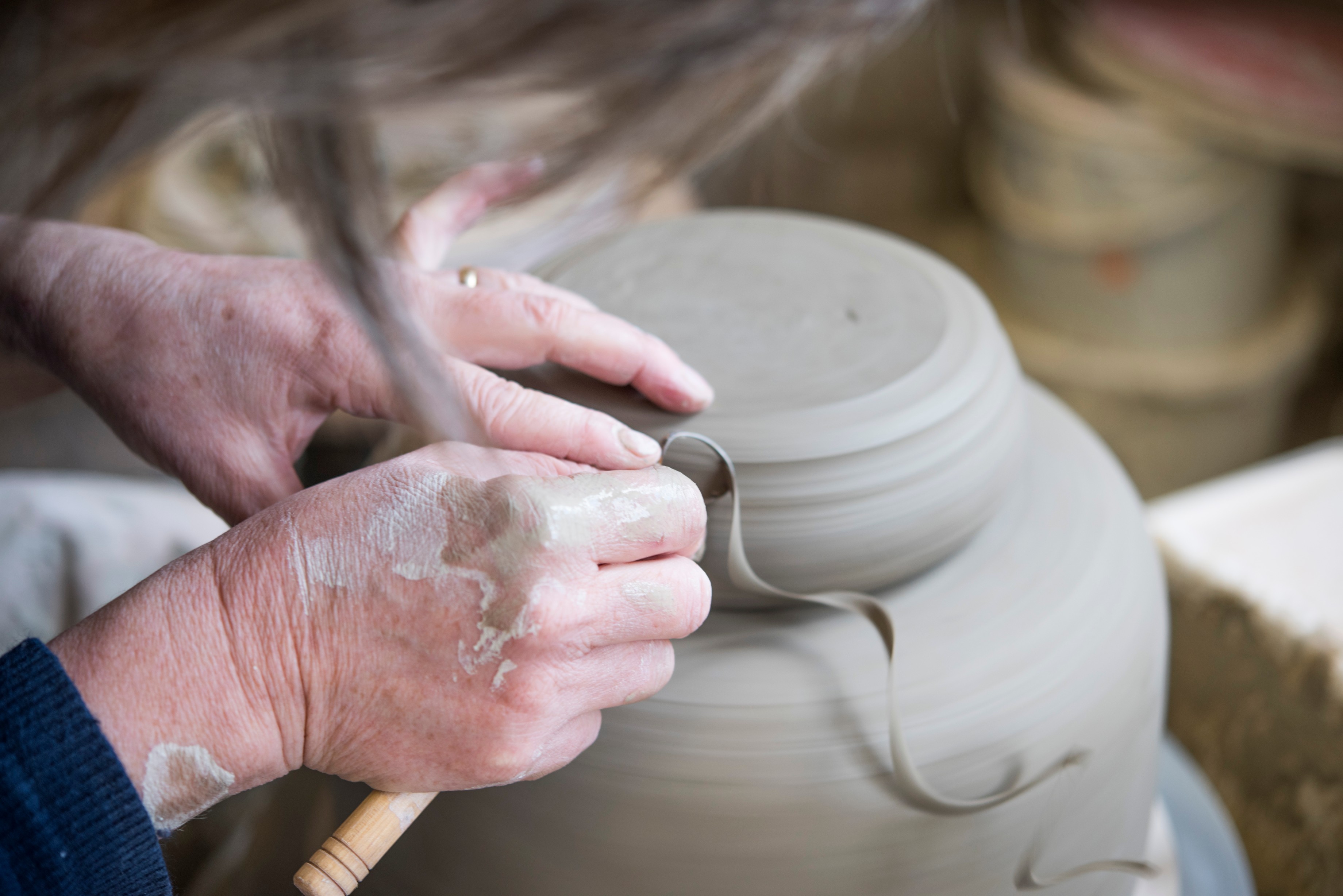 The Form and Function of Pottery with Nicola Tassie – Home in Canada
